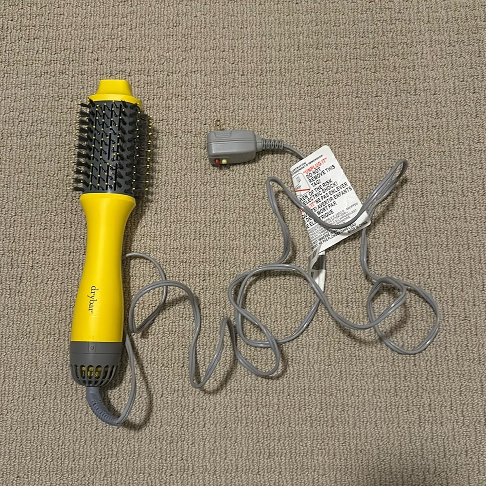 Drybar double shot blow dryer brush